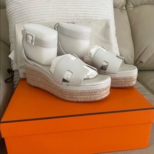 Authentic Hermes Elda espadrilles size 9. Brand new full set always sold out